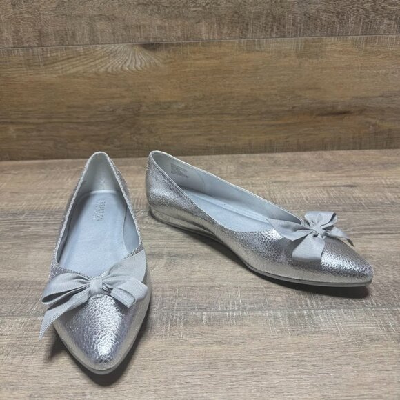 Kenneth Cole Reaction Lily Bow Silver Metallic Wedge Heel Shoes Women's Size 9.5 - Picture 6 of 7